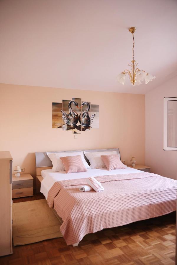 Apartment Blanka With A Beautiful View Of Trogir Dış mekan fotoğraf